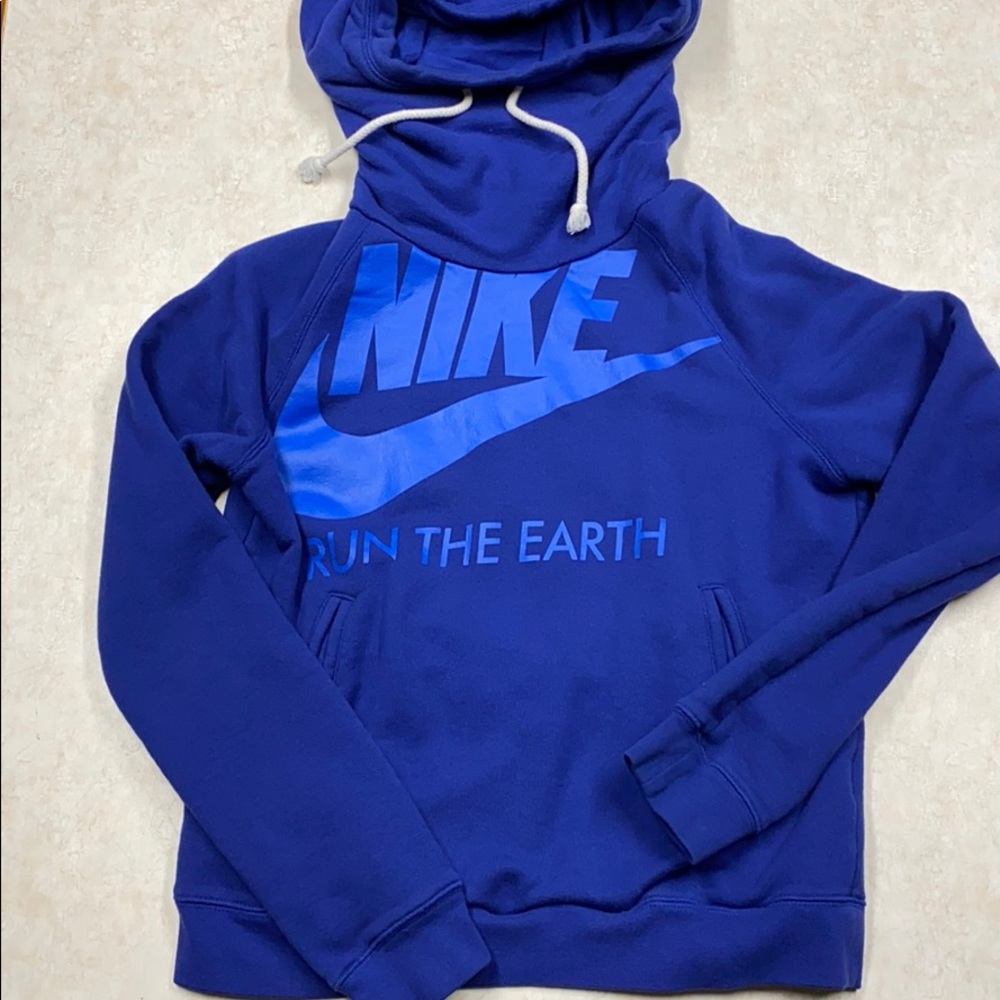 Blue Nike “Run the Earth” funnel Hoodie M
